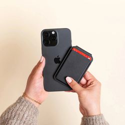 Satechi-Vegan-Leather-Magnetic-Wallet-for-iPhone---Black2