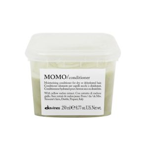 CONDITIONER-DAVINES-MOMO-MOISTURIZING-250-ML.Front-View8392462