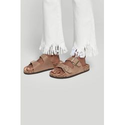 image-18c9b4da77c342158bf7950e1c775bcc