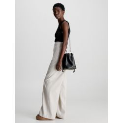 image-9cce2d850f8d4e03953657031ac93cf7