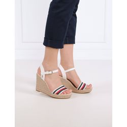 image-d279cb025c6a4ea6ae5ea54e349cc6cc